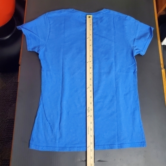 Tractor Supply Short Sleeve TShirt Women Size M Blue Pink Logo - Picture 2 of 8